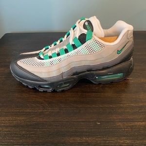 Nike Air Max 95 W DH8015-002 , New with Box Grey/Green